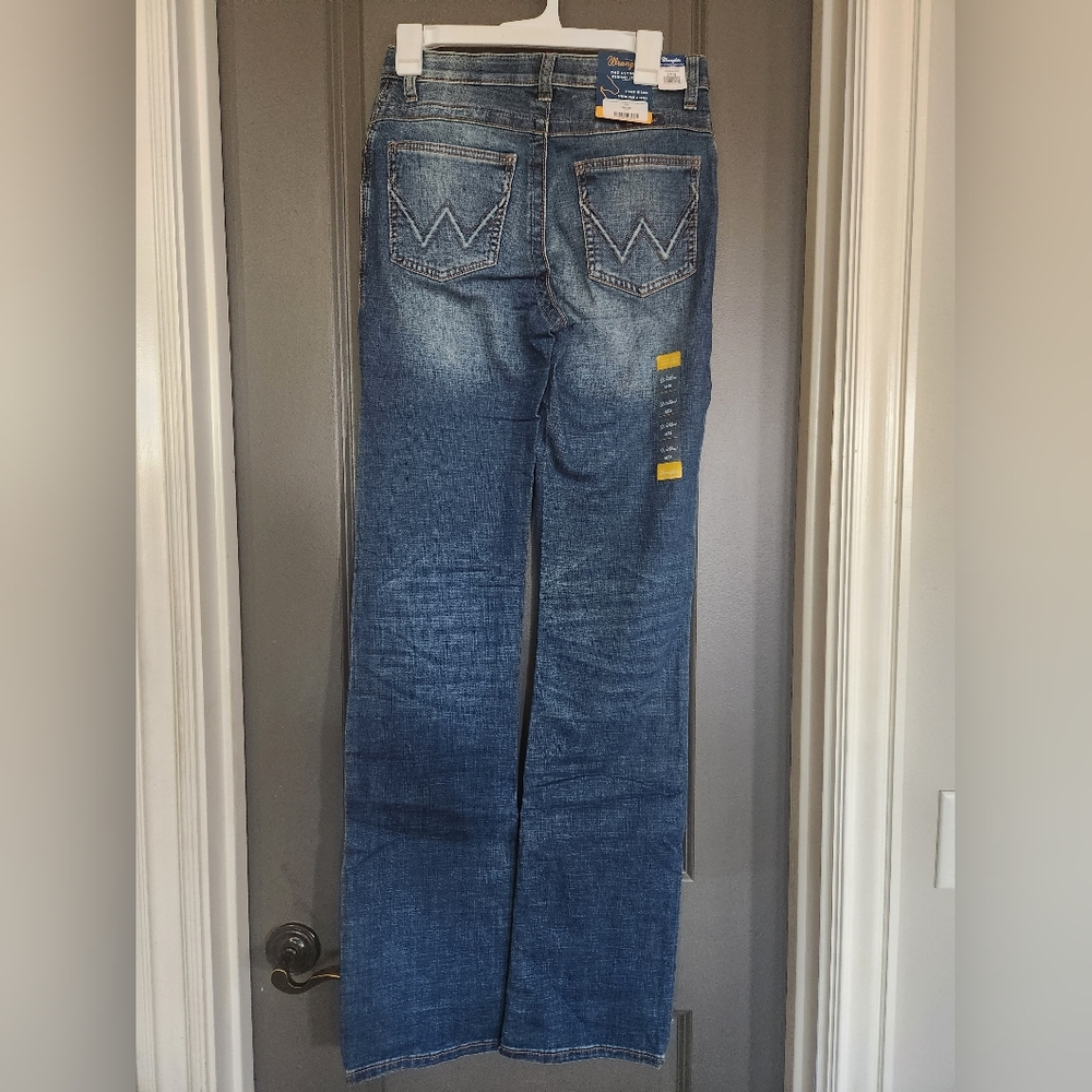 New Wrangler Women's Willow ultimate riding jean Mid Rise  Size 5 / 38